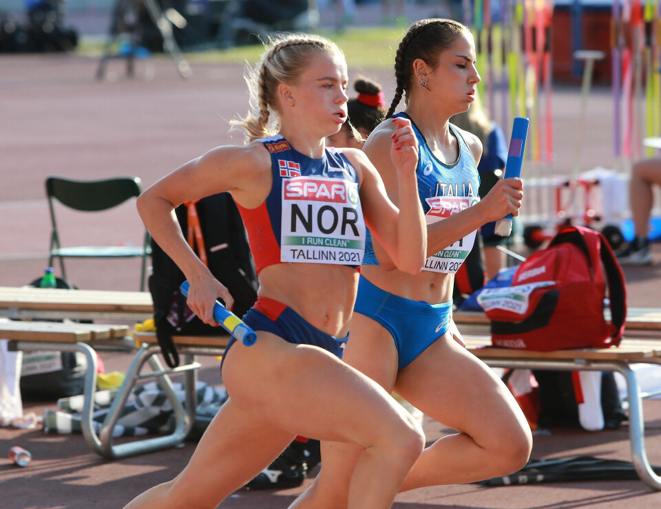 Norden best i Tallinn - to norske gull i U20-EM 4x400m_3-et_Andrea_Rooth_feier_forbi_til_tet_AZ3T2504.jpg