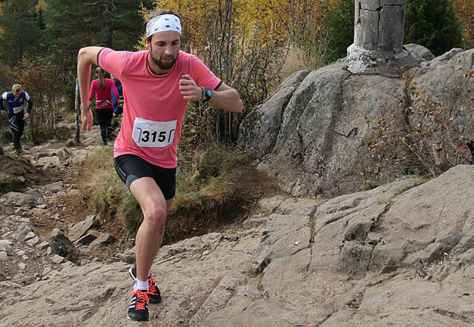 Sindre Buraas med ny seier i Ivar Formos Minneløp. Her er han iferd med å vinne spurtprisen opp til Vettakollen med Joar Thele, LYN Ski hakk i hæl. Foto: Heming Leira Sindre Buraas med ny seier i Ivar Formos Minneløp. Her er han iferd med å vinne spurtprisen opp til Vettakollen med Joar Thele, LYN Ski hakk i hæl. Foto: Heming Leira