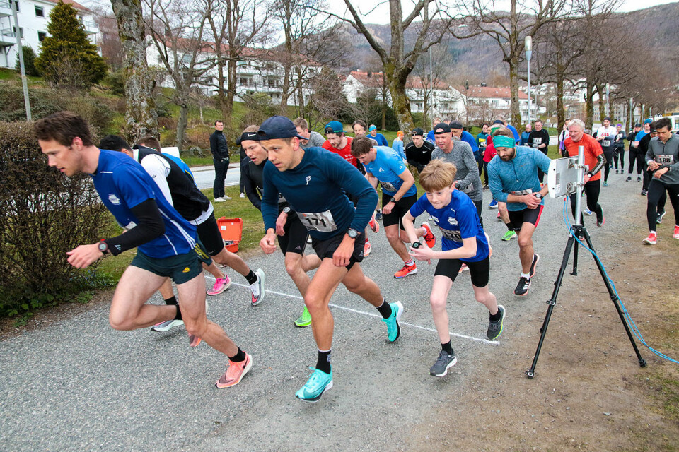 Bedriftsidretten startar no opp med ein Springkarusell av same type som dei har hatt i fleire år i Bergen. Her frå eit av løpa der. (Foto: Arne Dag Myking) Bedriftsidretten startar no opp med ein Springkarusell av same type som dei har hatt i fleire år i Bergen. Her frå eit av løpa der. (Foto: Arne Dag Myking)