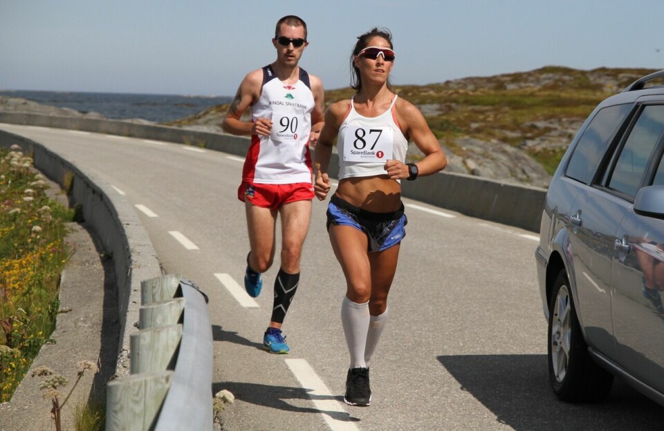 Ebrahim Abdulaziz vant Smøla halvmaraton på 1.08.36 Halv_Unni_Cecilie_Haugen_vinner