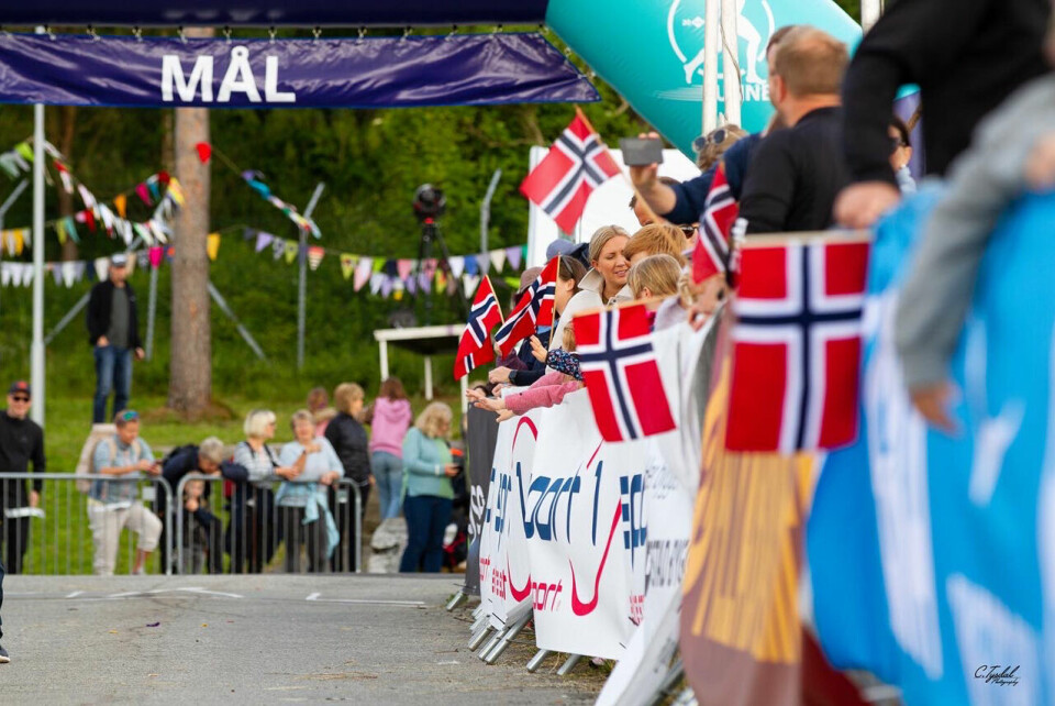 Randabergfjellet Opp markerte 100 årsjubileum for Norges minste kommune Målgang_Foto_Christer Tysdal.jpg