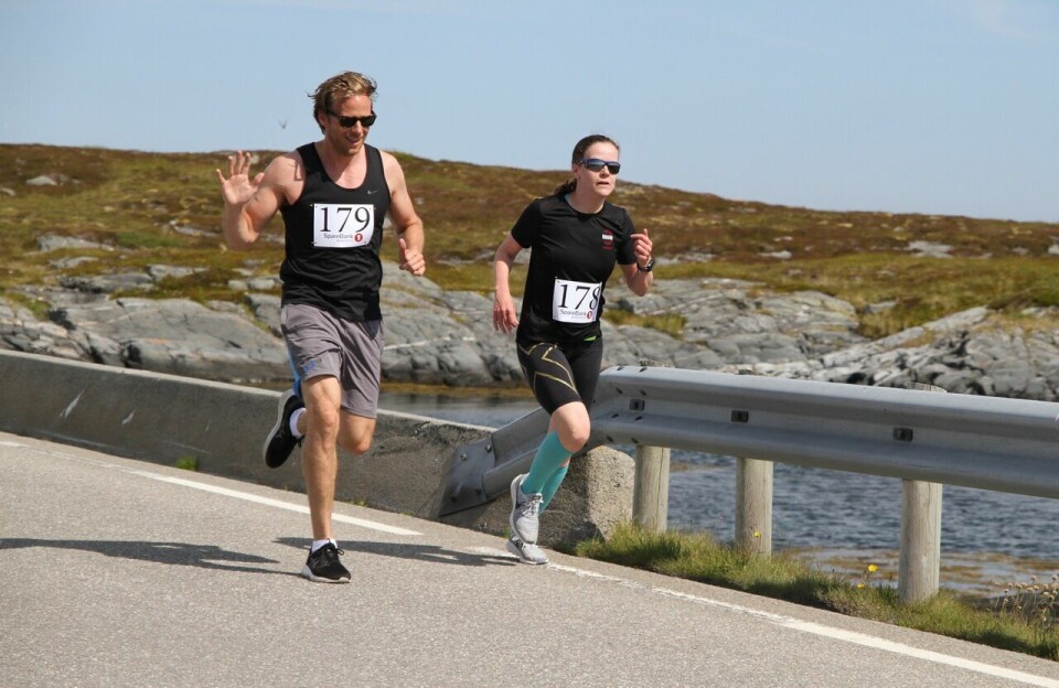 Ebrahim Abdulaziz vant Smøla halvmaraton på 1.08.36 Halv_Kjersti_Vaege_andredame