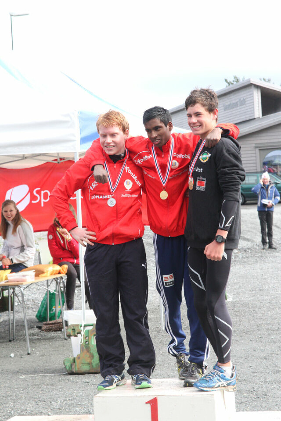 Praktfullt terreng-NM i Strandebarm.