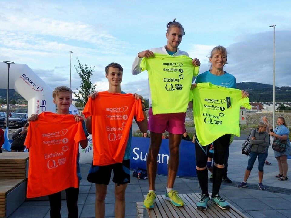 Anne Bjørberg Jenssen (til h.) og Elmer Skalle med de gule ledertøyene etter premiere-prologen i Tour of Mjøsa. (Foto fra Tour of Mjøsa's facebookside) Anne Bjørberg Jenssen (til h.) og Elmer Skalle med de gule ledertøyene etter premiere-prologen i Tour of Mjøsa. (Foto fra Tour of Mjøsa's facebookside)