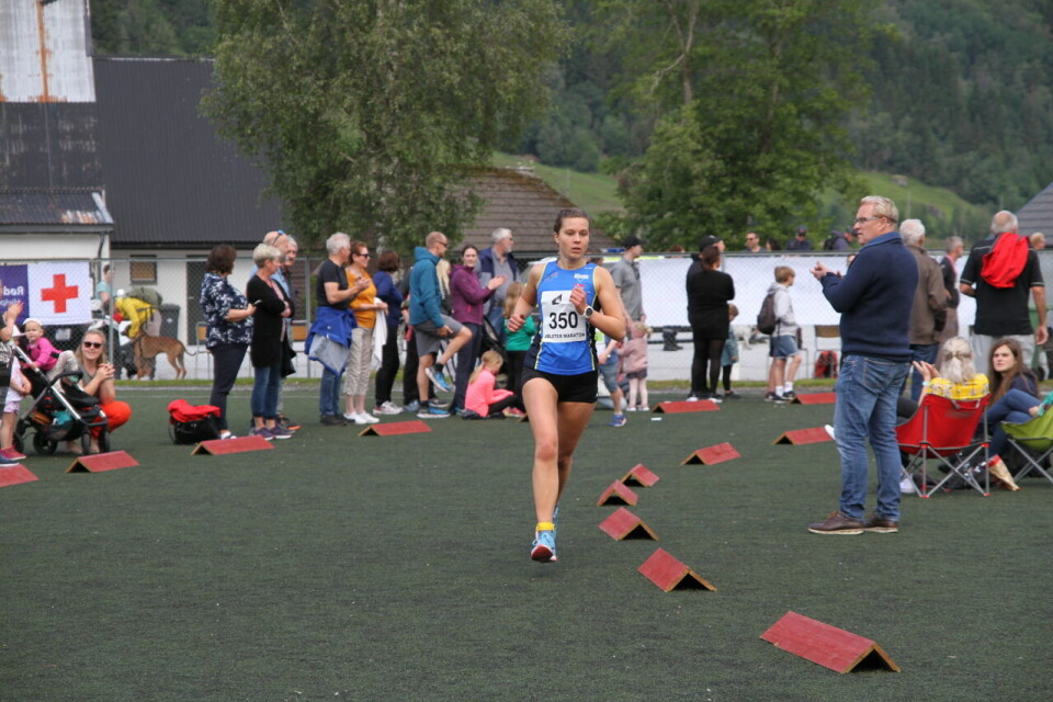 Rekorddeltaking i Jølster Maraton 5kmvinner_Christina_Hopland