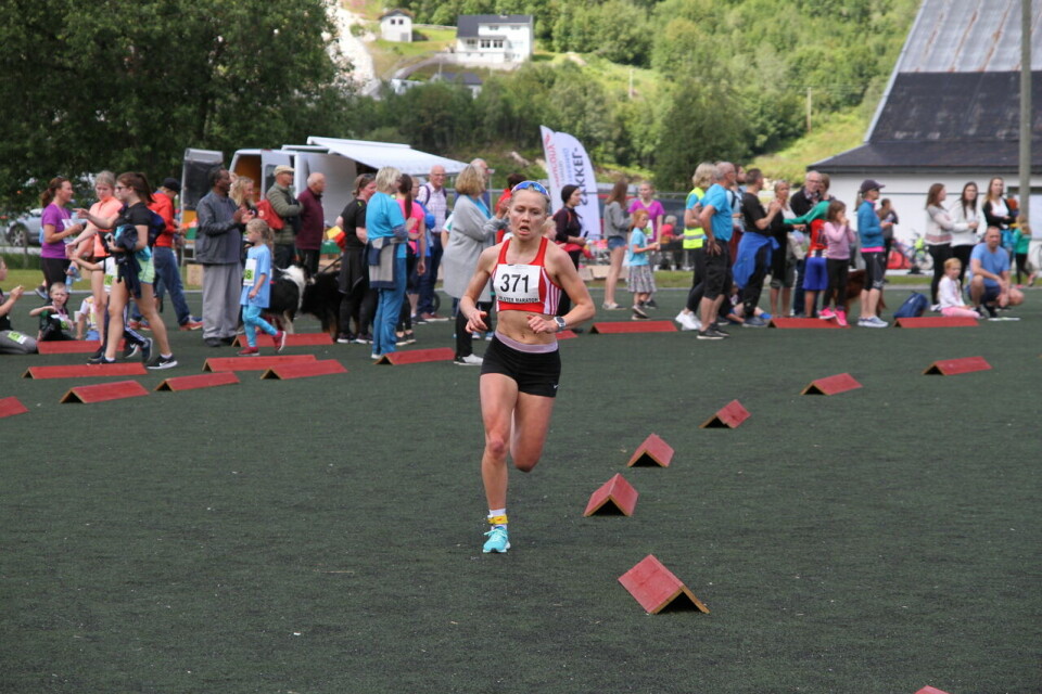 Rekorddeltaking i Jølster Maraton 5km_Helene_Støle_Melson