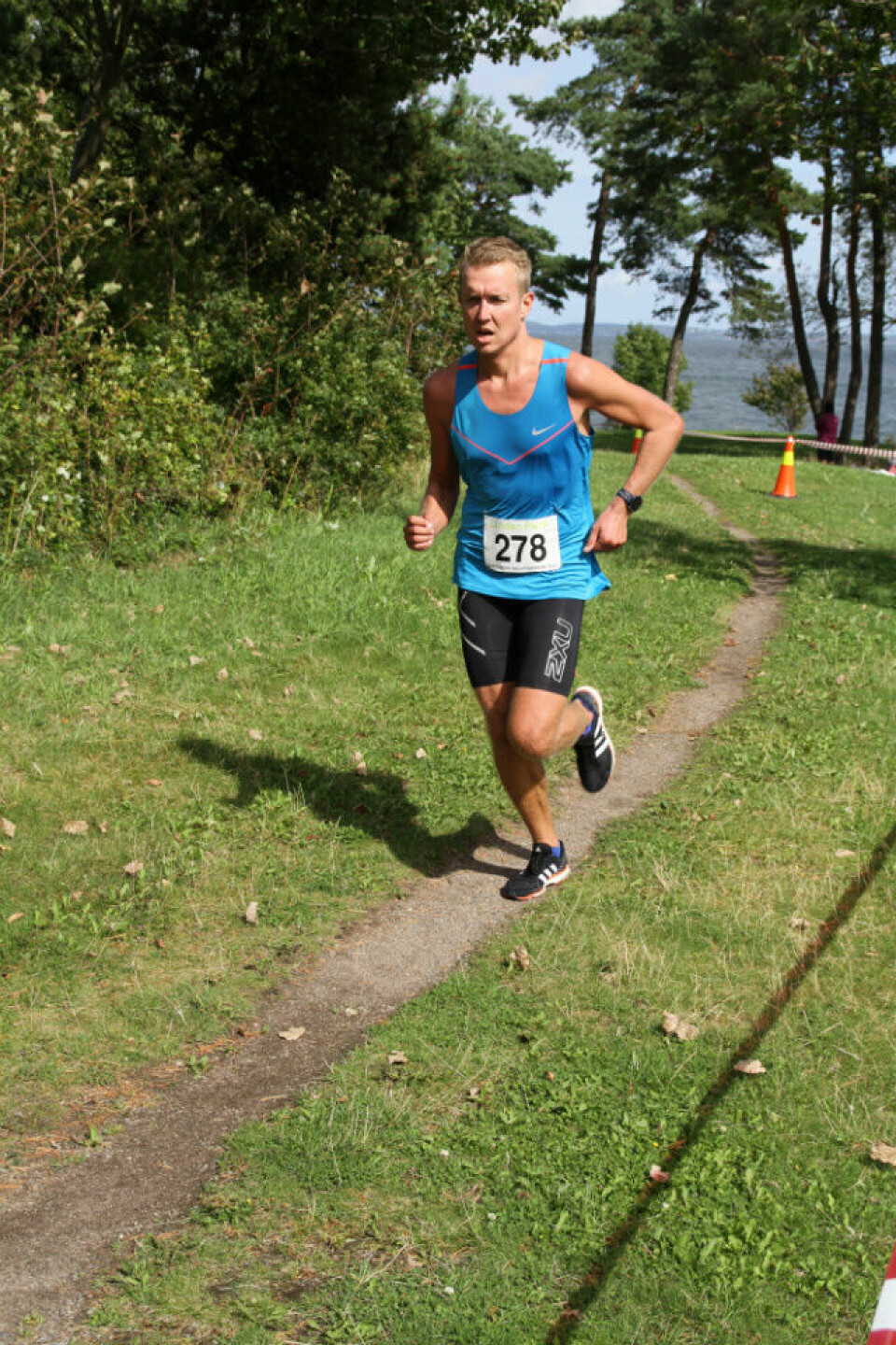 Solid ny løype- og deltagerrekord i Kystleden halvmaraton Vegard_Oestli.jpg