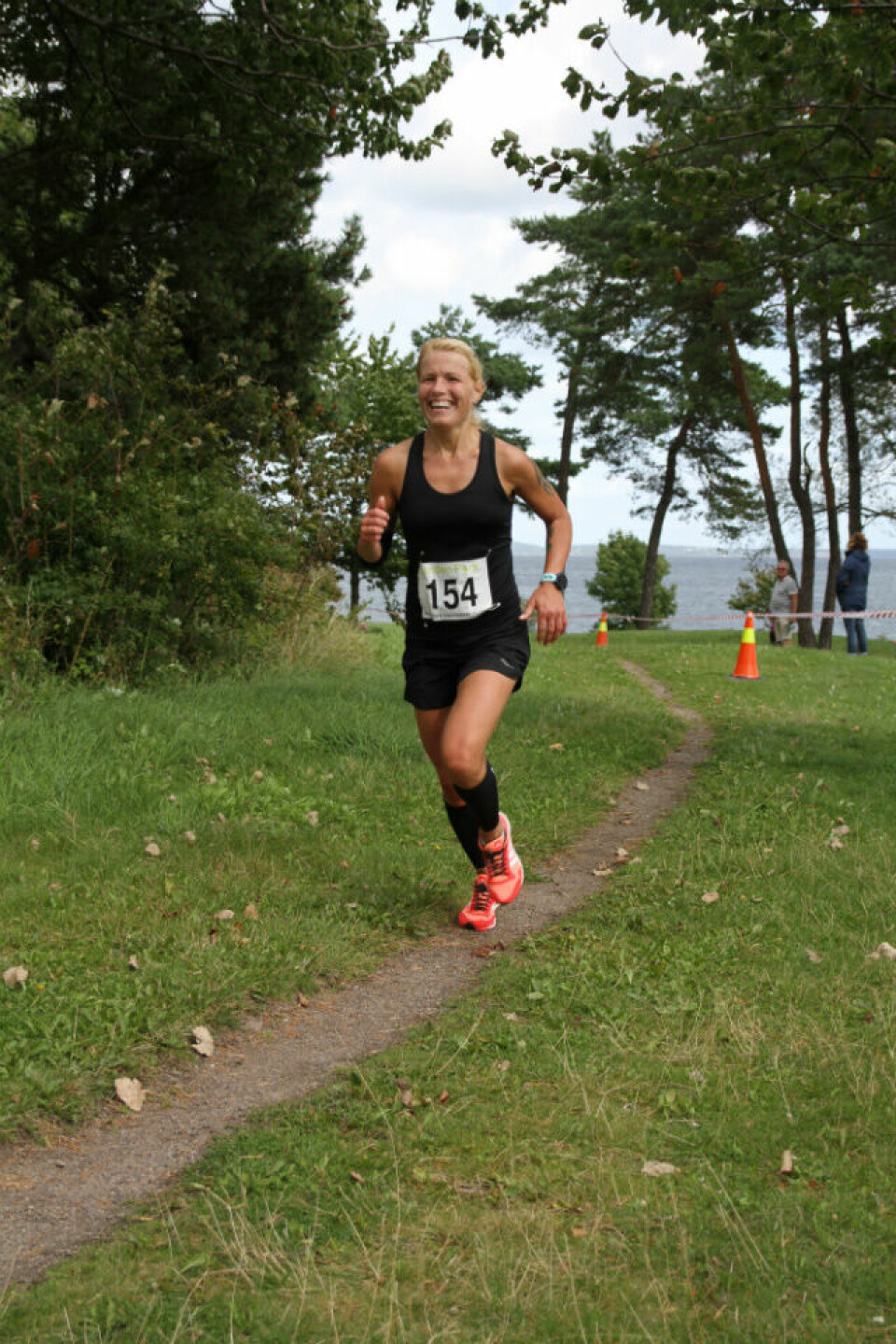 Solid ny løype- og deltagerrekord i Kystleden halvmaraton Helga_Hincenberga.jpg
