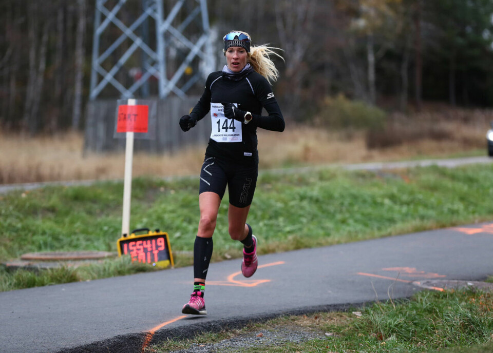 Dobbeltseier til OSI i Lørenskog halvmaraton Vinterkarusellen_2018_2019_Loerenskog_Vinneren_halvmaraton_Silje_Eklund.jpg