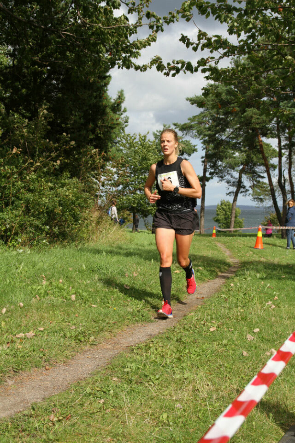 Solid ny løype- og deltagerrekord i Kystleden halvmaraton Malin_Angman.jpg