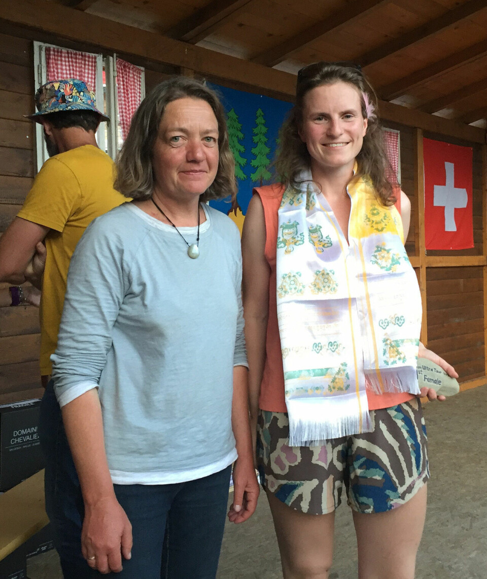 Norsk seier ved Vilde Rieker på 170 kilometeren i Ultra Tour Monte Rosa Lizzy-Hawker-og-Vilde-Rieker-foto-Johnny-Rindahl.jpg
