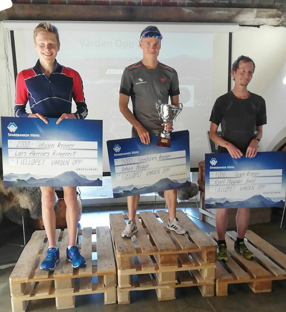 Johan Bugge og Johanna Åström med nye løyperekorder på Varden Opp Herrepallen_Foto_Arrangor.jpg