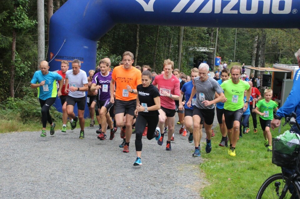 Mange savner fellesstarten i Terrengkarusellen, som her fra 2019. I front på bildet ser du Trine Mjåland, som imponerte stort også i forrige uke. (Foto: Guri Sæterlid) Mange savner fellesstarten i Terrengkarusellen, som her fra 2019. I front på bildet ser du Trine Mjåland, som imponerte stort også i forrige uke. (Foto: Guri Sæterlid)