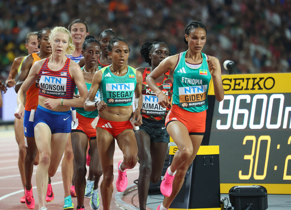 Etiopisk trippel da Sifan Hassan deisa i bakken på oppløpet på 10000 m i VM 1U9A7201.jpg