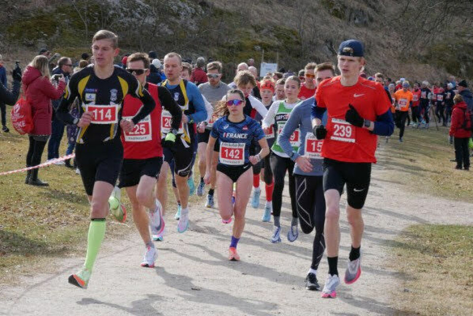 Over 400 våryre deltakere i raske løyper i Fredrikstadløpet 5km-start.jpg