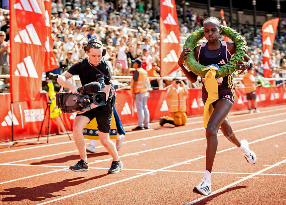 Dobbel kenyansk triumf i varmebølgen under Stockholm Maraton vinner-kvinner.jpg