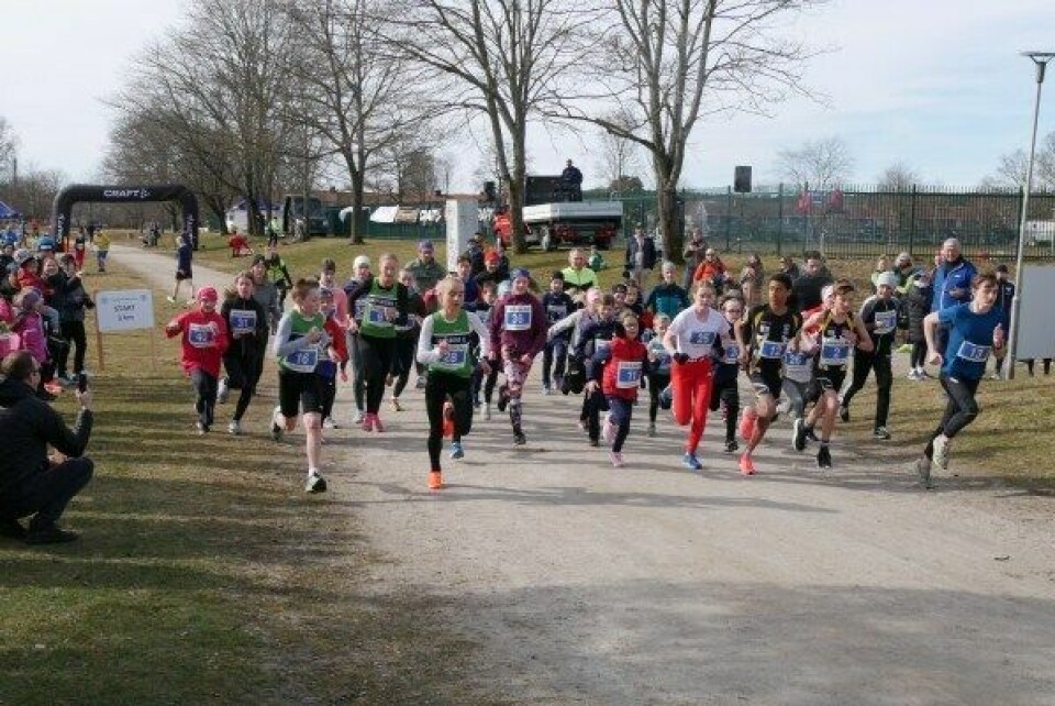 Over 400 våryre deltakere i raske løyper i Fredrikstadløpet start-3km.jpg