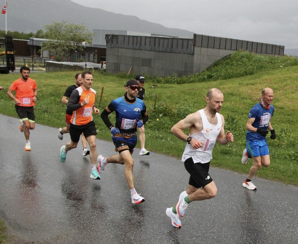 Øystein Ulekleiv satte ny løyperekord i Vartdalstranda halvmaraton Starten_de_beste