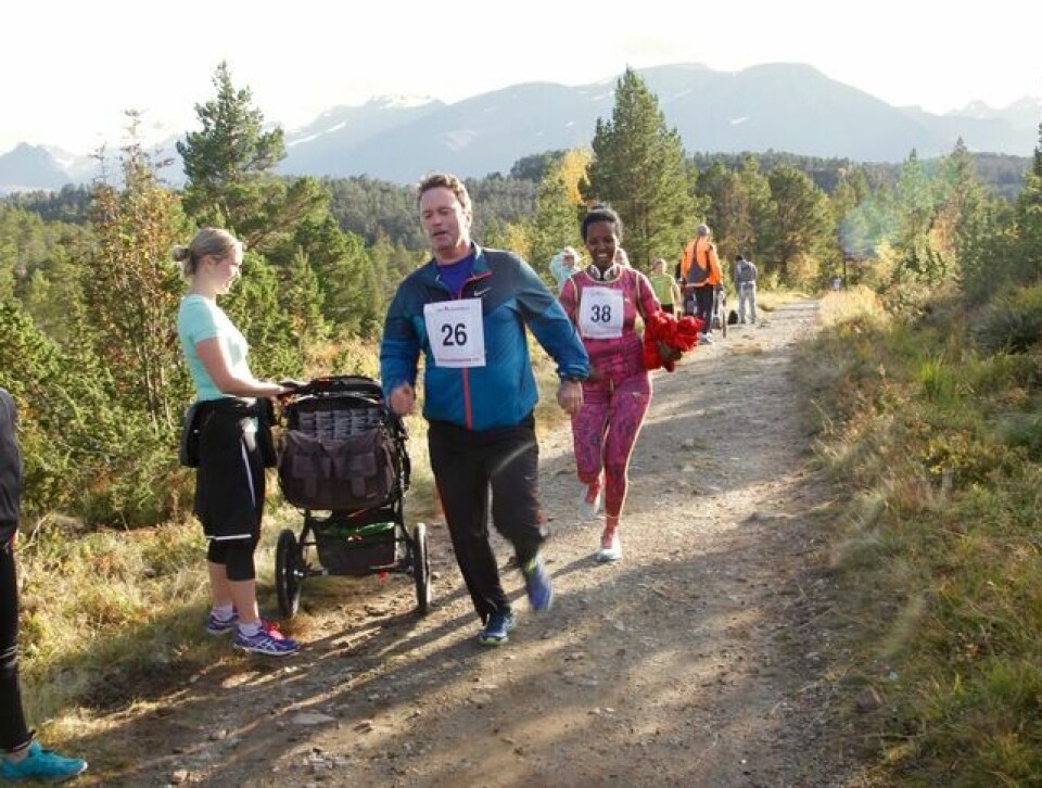 Suksess for veldedighetsløp i Ålesund Christian_Steimler_Knudsen_and_Ikraan_H_Mahamud