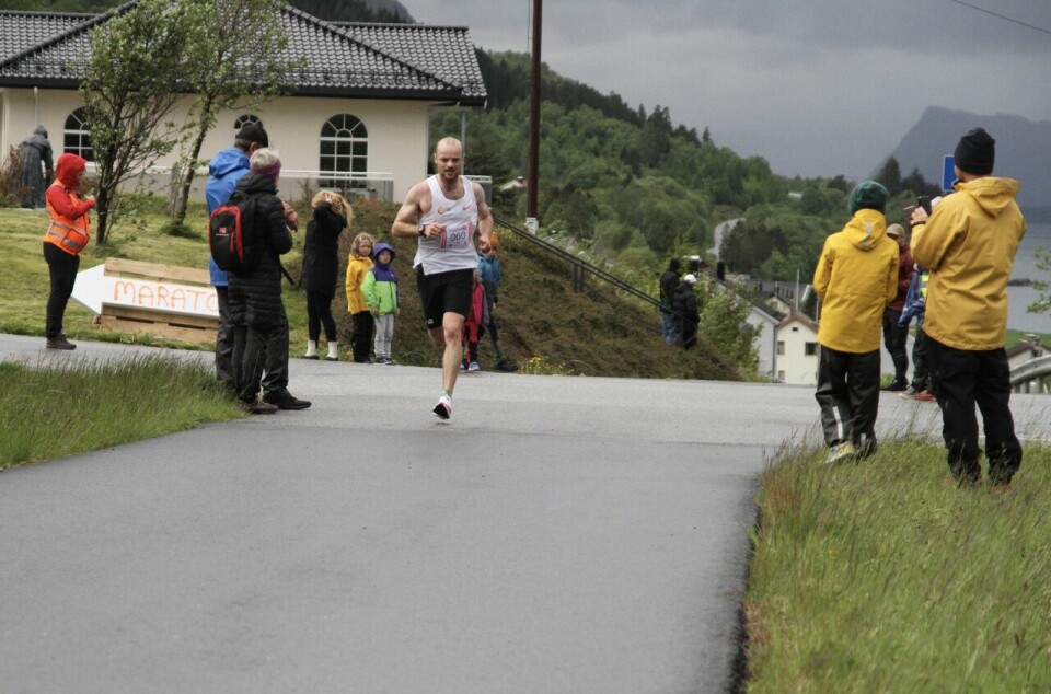 Øystein Ulekleiv satte ny løyperekord i Vartdalstranda halvmaraton Oeystein_Uleklev