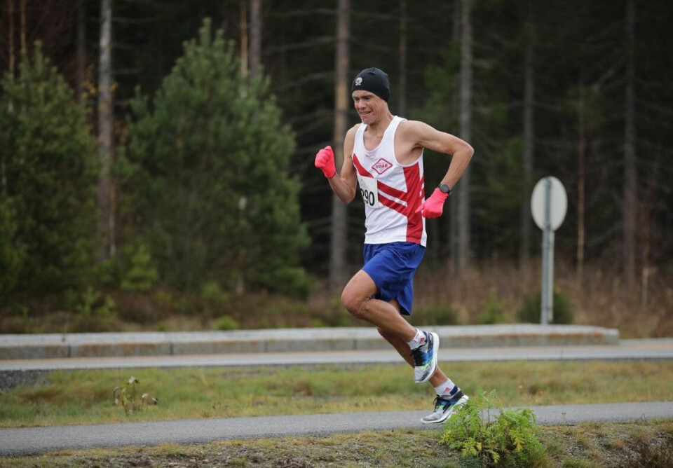 Artikkelforfatter Tim Bennett har lyst til å sjekke ut hva han kan klare på 1500 m på bane. (Foto: Bjørn Hytjanstorp) Artikkelforfatter Tim Bennett har lyst til å sjekke ut hva han kan klare på 1500 m på bane. (Foto: Bjørn Hytjanstorp)