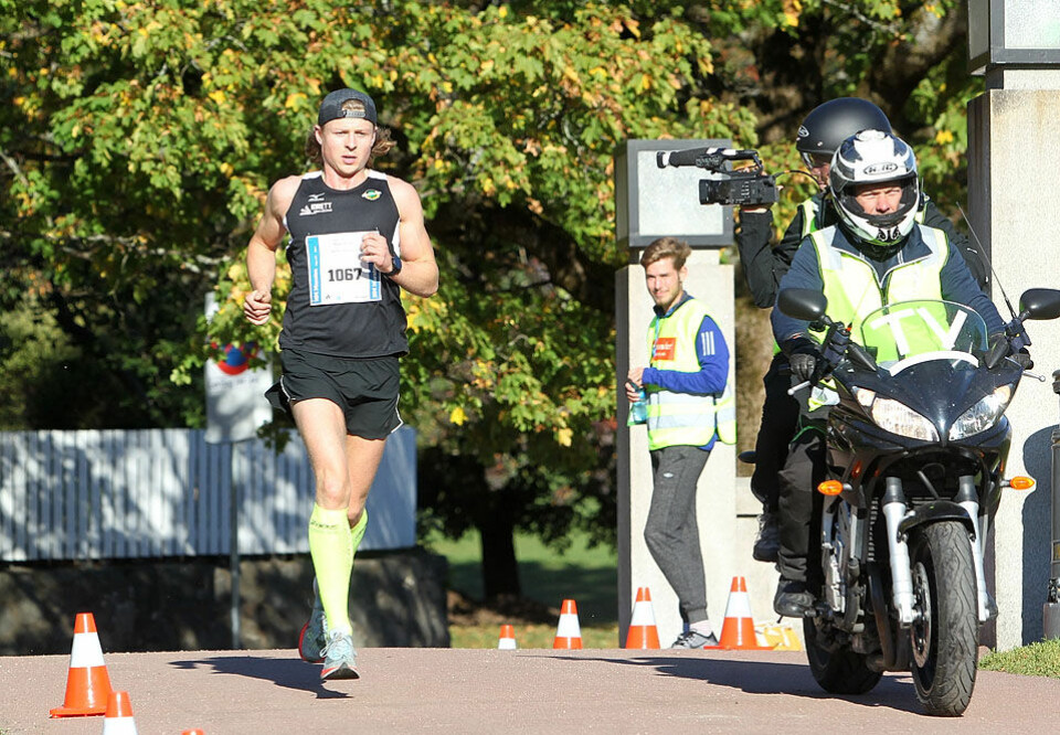 Myhre og Abdulaziz norske mestre på maraton i Oslo Kristoffer_Hjelmeland_etter_7km_da_nr3_A20G1651.jpg
