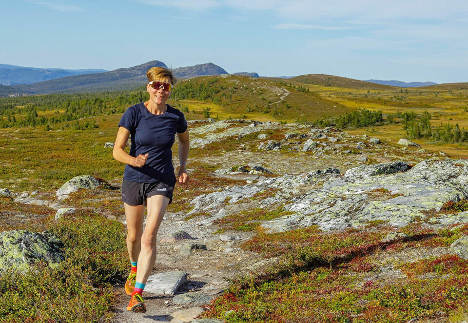 Å komme seg opp på fjellet betydde mye både mentalt og fysisk for Anne Woldmo i rehabiliteringen etter hjerneslaget. (Foto: Morten Helgesen) Å komme seg opp på fjellet betydde mye både mentalt og fysisk for Anne Woldmo i rehabiliteringen etter hjerneslaget. (Foto: Morten Helgesen)