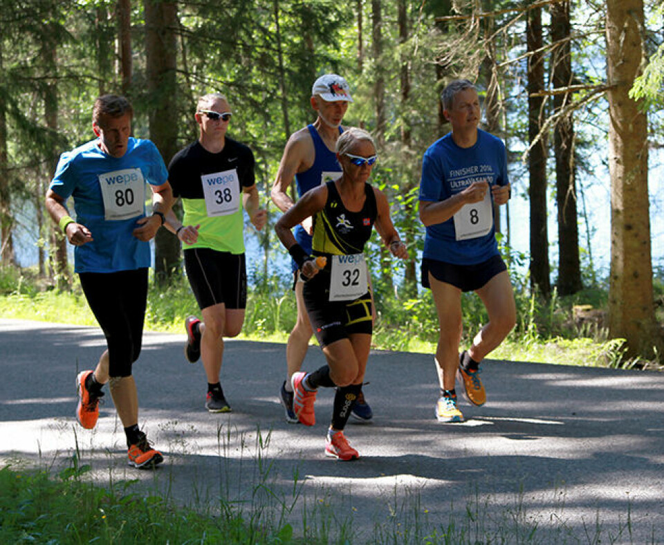 Fra maratonløpet: Tom Bjørnstad, Hans Christian Bergsjø, vinner Marianne Moe, Kåre Fauske og Jostein Lundgaard. Fra maratonløpet: Tom Bjørnstad, Hans Christian Bergsjø, vinner Marianne Moe, Kåre Fauske og Jostein Lundgaard.