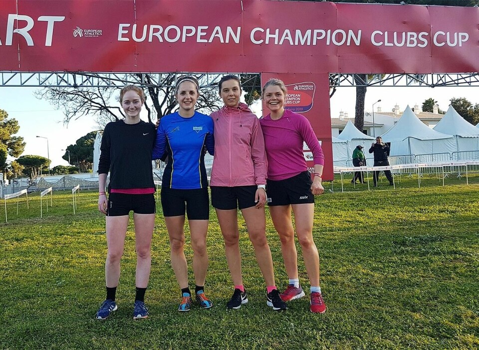 Bertine-Helene Færø, Kristine Fjellanger, Christina Ellefsen Hopland og Hilde Fenne utgjorde Varegg-laget i E-cupen i terrengløp for klubblag. (Foto: Karl-Magnus Tobiassen) Bertine-Helene Færø, Kristine Fjellanger, Christina Ellefsen Hopland og Hilde Fenne utgjorde Varegg-laget i E-cupen i terrengløp for klubblag. (Foto: Karl-Magnus Tobiassen)