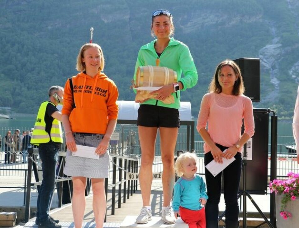 732 deltakere opp motbakkene i Geiranger pallen_nibbeloepet_damer.jpg