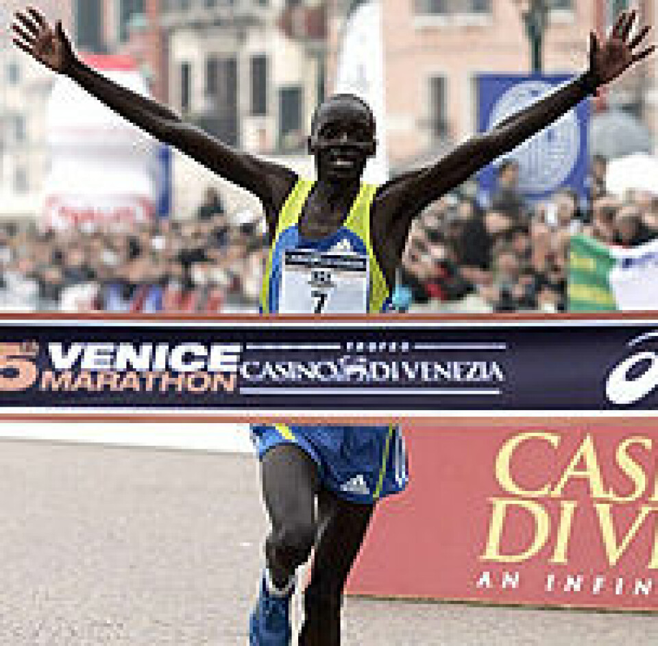 Maraton over bruene i Venezia Simon_Kamana_Mukun