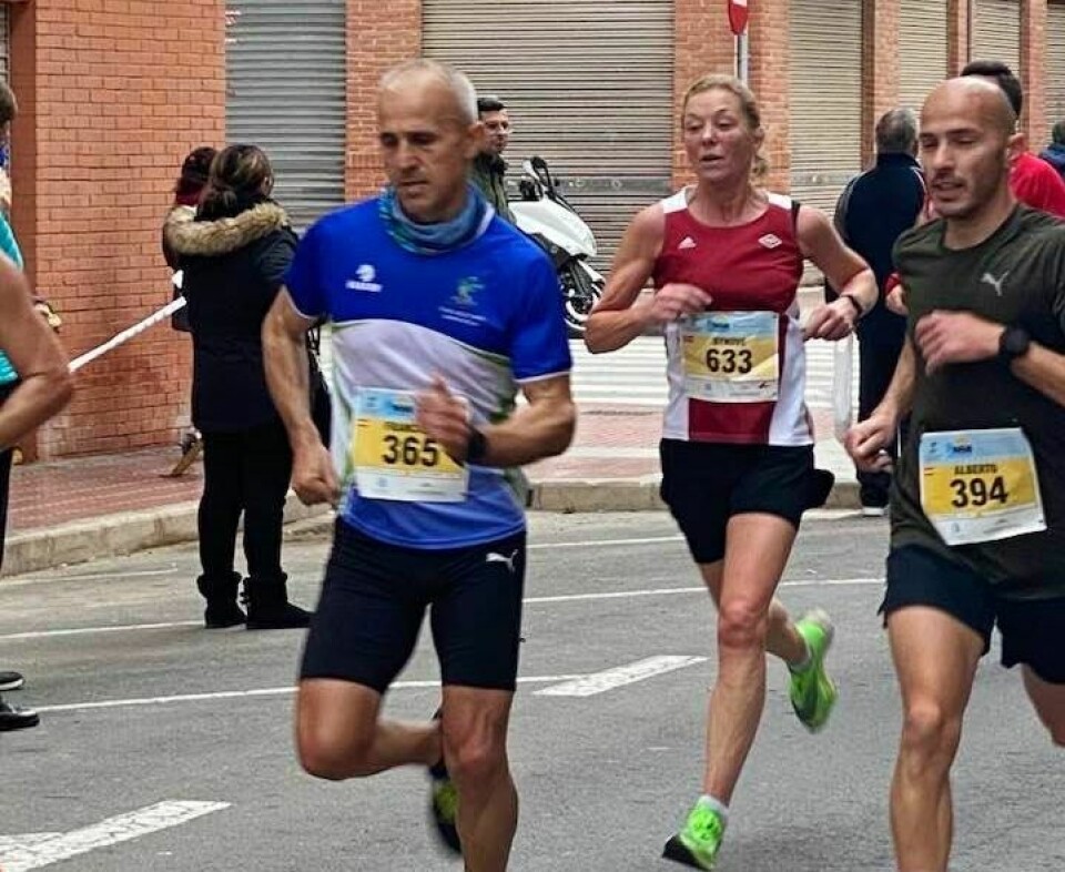 Synøve overrasket seg selv med kjempetid på halvmaraton Synøve Brox setter stadig nye rekorder, her fra Santa Pola der 60-åringen sist helg løp halvmaraton på 1:24:29. (Foto: Jack Waitz)