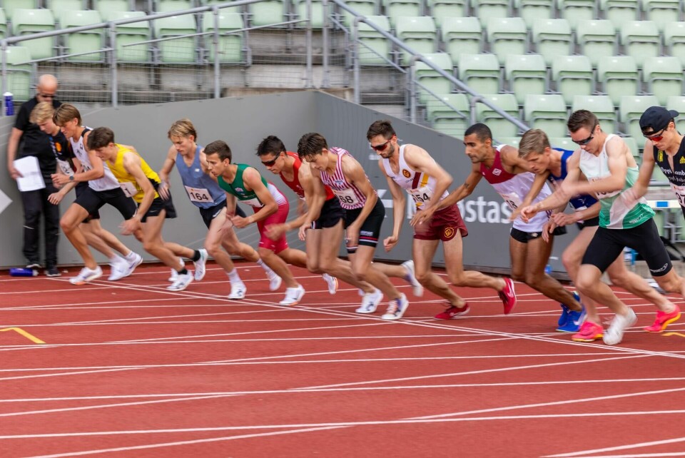 Fra starten for det sterkeste heatet på 1500 m (Foto: Samuel Hafsahl) Fra starten for det sterkeste heatet på 1500m (Foto: Samuel Hafsahl)