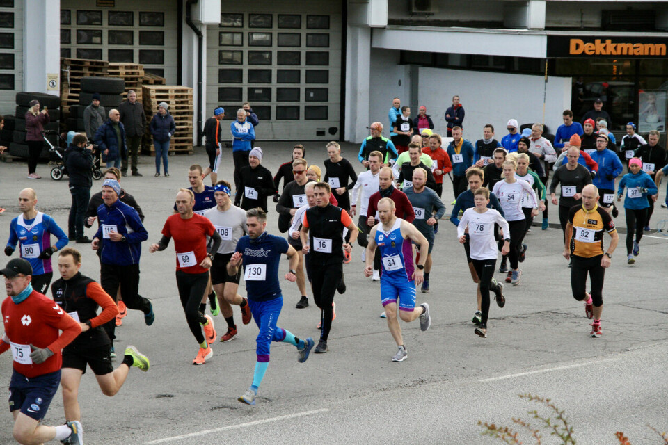Starten på 10 km på det første løpet i 2020 da det var puljestart Starten på 10 km på det første løpet i 2020 da det var puljestart