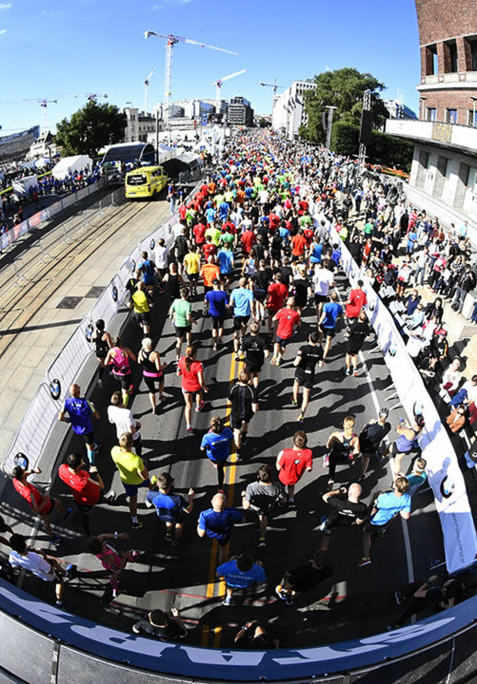 Hilland og Fissehatsion til topps på halvmaraton i Oslo halvmaraton-start_D5N2808.jpg