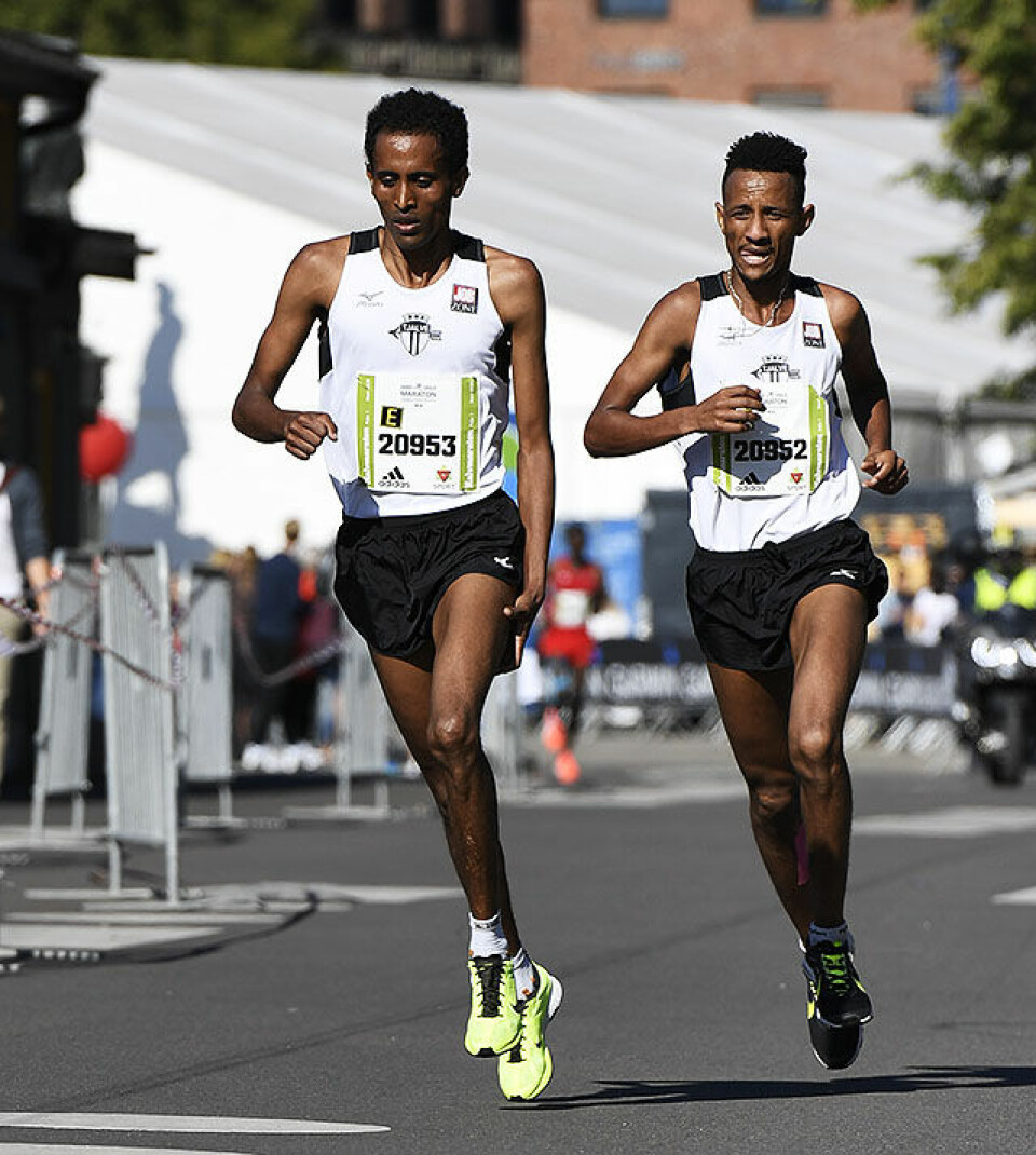 Hilland og Fissehatsion til topps på halvmaraton i Oslo halvmaraton-tet-halvveis-laarproblemer_D5N2857.jpg