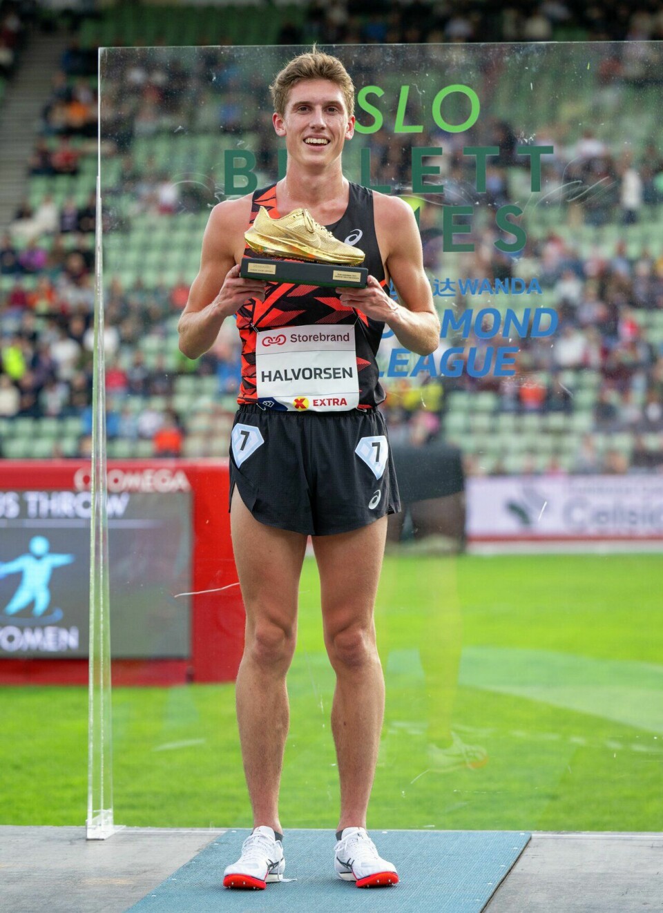Grøvdal og Ingebrigtsen ble tildelt Friidrettens Venners prestasjonspris for 2024 Bislett Games 2024 - gullsko til Andreas Fjeld Halvorsen