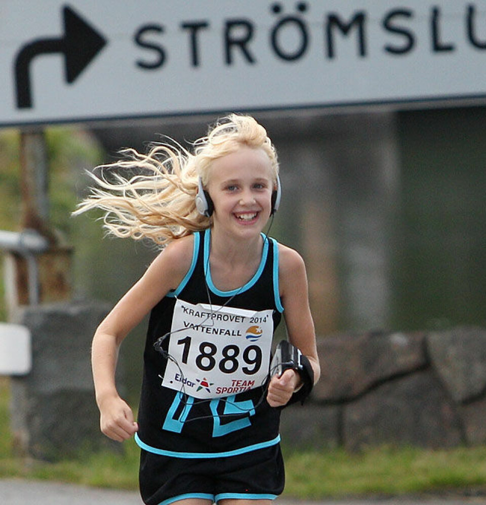 Kraftprovet: Om snøen som falt i fjor og litt nytt om dagens løp Mini_Ebba_med_musikk_A20G7412.jpg