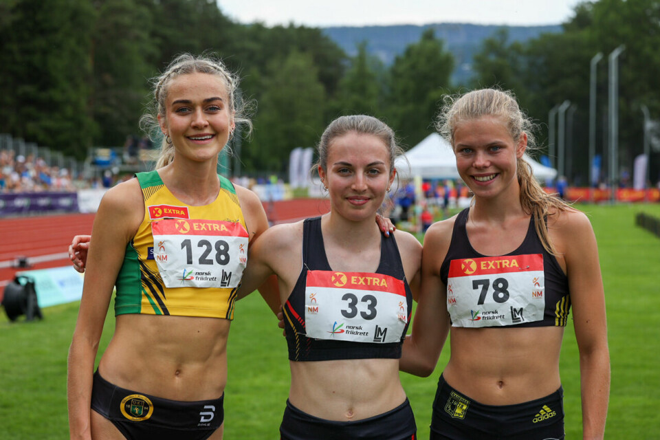 Medaljevinnerne: Amalie Sæten (sølv), Ingeborg Østgård (gull) og Malin Hoelsveen (bronse). Foto: Samuel Hafsahl) Medaljevinnerne: Amalie Sæten (sølv), Ingeborg Østgård (gull) og Malin Hoelsveen (bronse). Foto: Samuel Hafsahl)