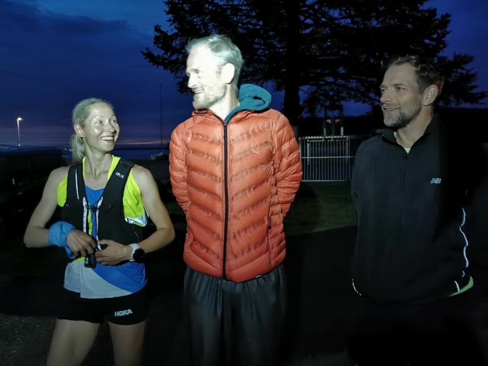 Mari Mauland og Simen Holvik sørget for Stavangerseire i både kvinne- og herreklassen på 100 miles. Til høyre seg vi Harald Bjerke som tok igjen og nesten slo Holvik. Målgang for disse var natt til søndag. (Foto: Kristian Jahre) Mari Mauland og Simen Holvik sørget for Stavangerseire i både kvinne- og herreklassen på 100 miles. Til høyre seg vi Harald Bjerke som tok igjen og nesten slo Holvik. Målgang for disse var natt til søndag. (Foto: Kristian Jahre)