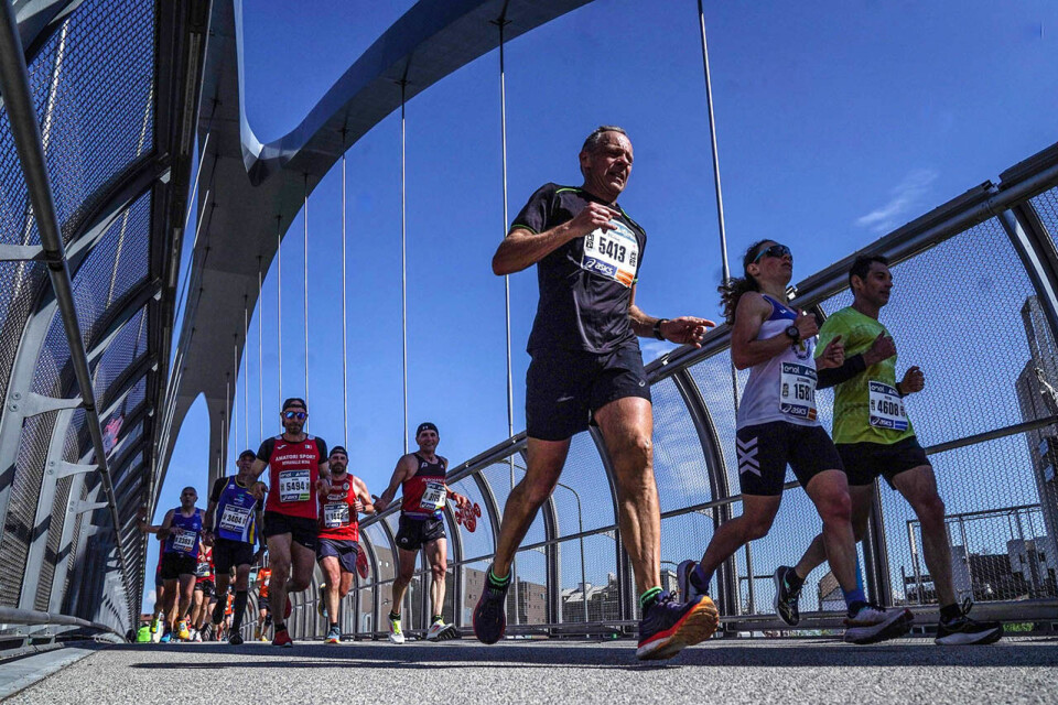 12. plass til Runa Skrove Falch og 19. plass til Didrik Hermansen i Milano Marathon Milano-Marathon-bru-foto-arrangoeren.jpg