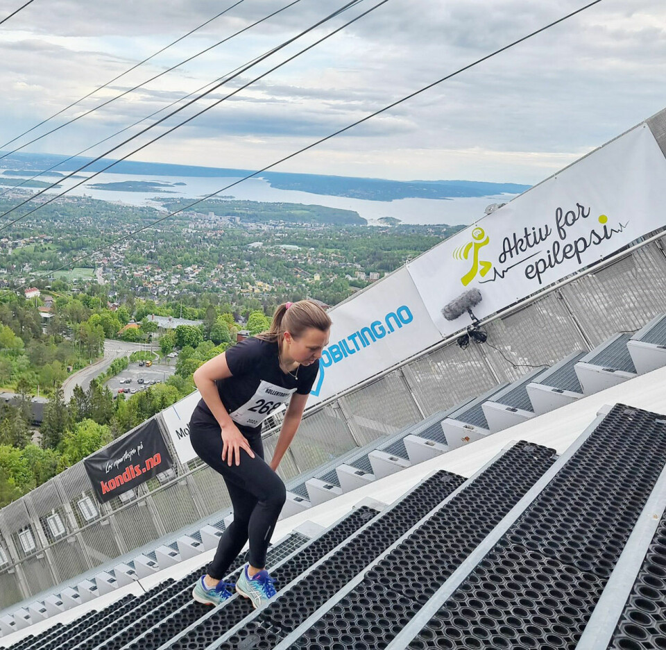 Malin Hoelsveen og Eivind Lia klart raskest opp trappa i Holmenkollen Charlotte-Loevstad.jpg