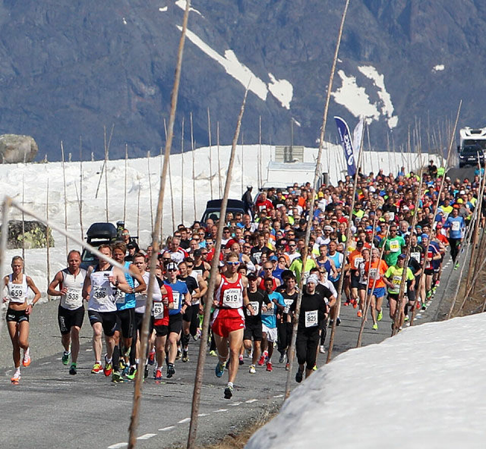 Fra halvmaratonstarten på Valdresflya med 550 løpere i startfeltet. Foto: Kjell Vigestad) Fra halvmaratonstarten på Valdresflya med 550 løpere i startfeltet. Foto: Kjell Vigestad)