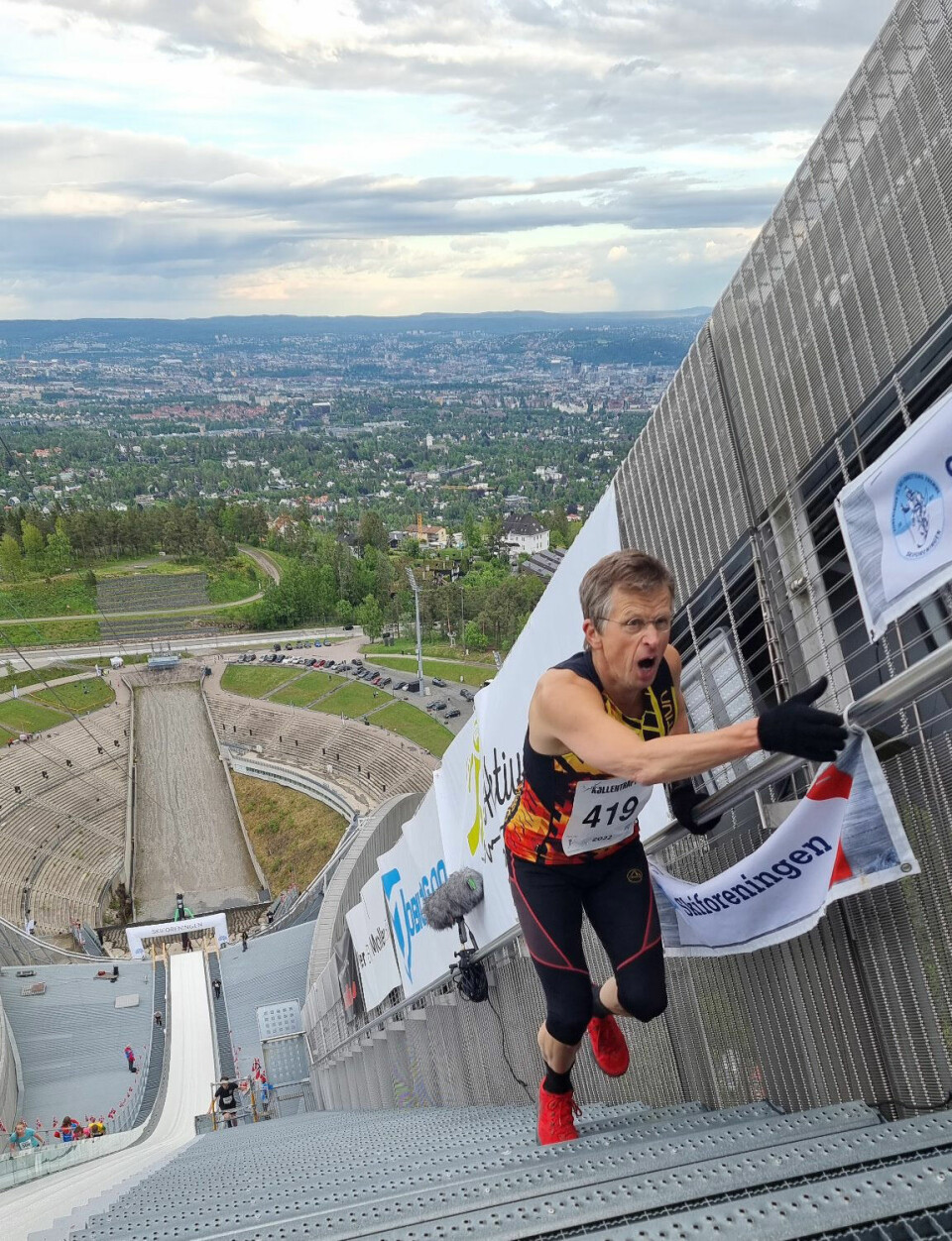 Malin Hoelsveen og Eivind Lia klart raskest opp trappa i Holmenkollen Christian-Prestegaard.jpg
