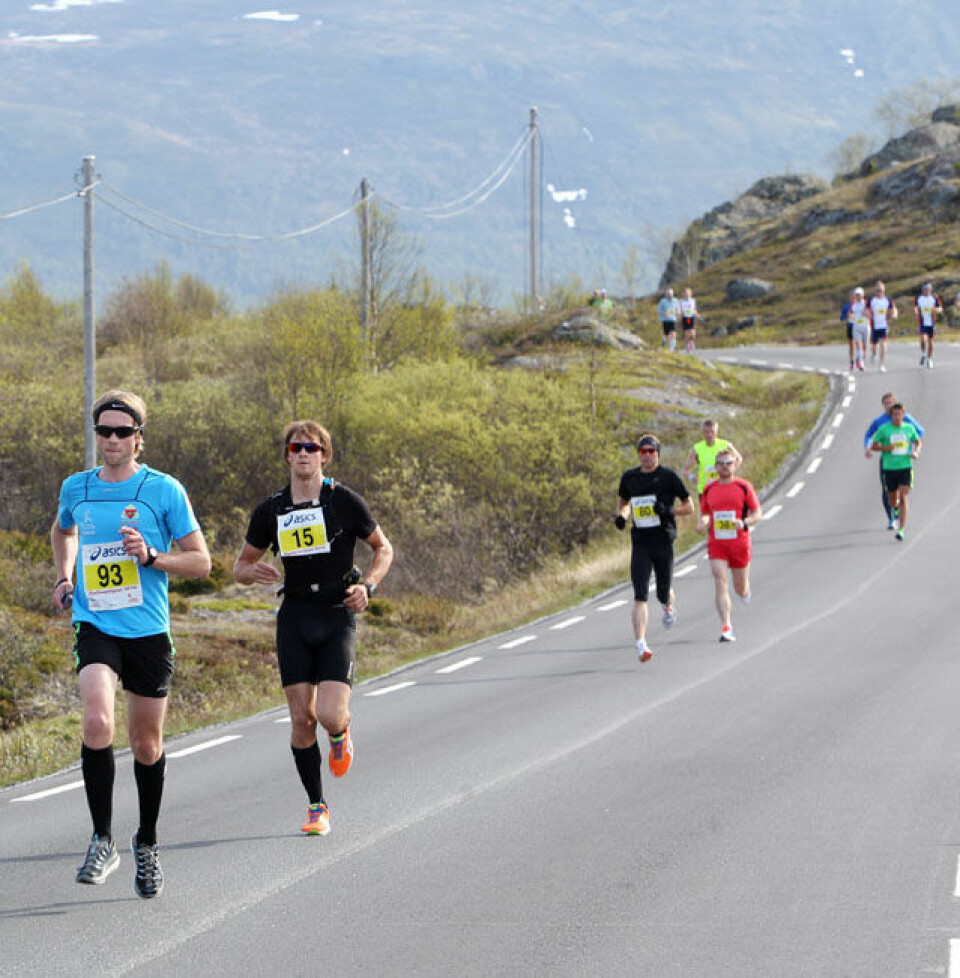 Fjellmaraton fra start til mål med 98 solskinnsbilder! Etter3km_Jimmy_Vika_og_mange_A20G4260.jpg