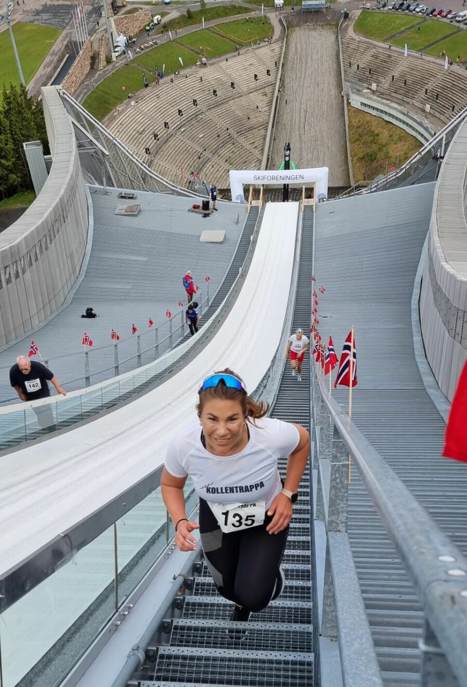 Malin Hoelsveen og Eivind Lia klart raskest opp trappa i Holmenkollen Marlene-Jansen.jpg