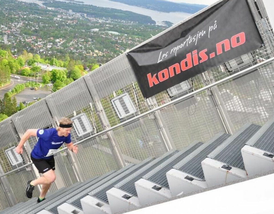 Malin Hoelsveen og Eivind Lia klart raskest opp trappa i Holmenkollen Lasse-Rypdal-foto-Sigurd-Korsnes.jpg