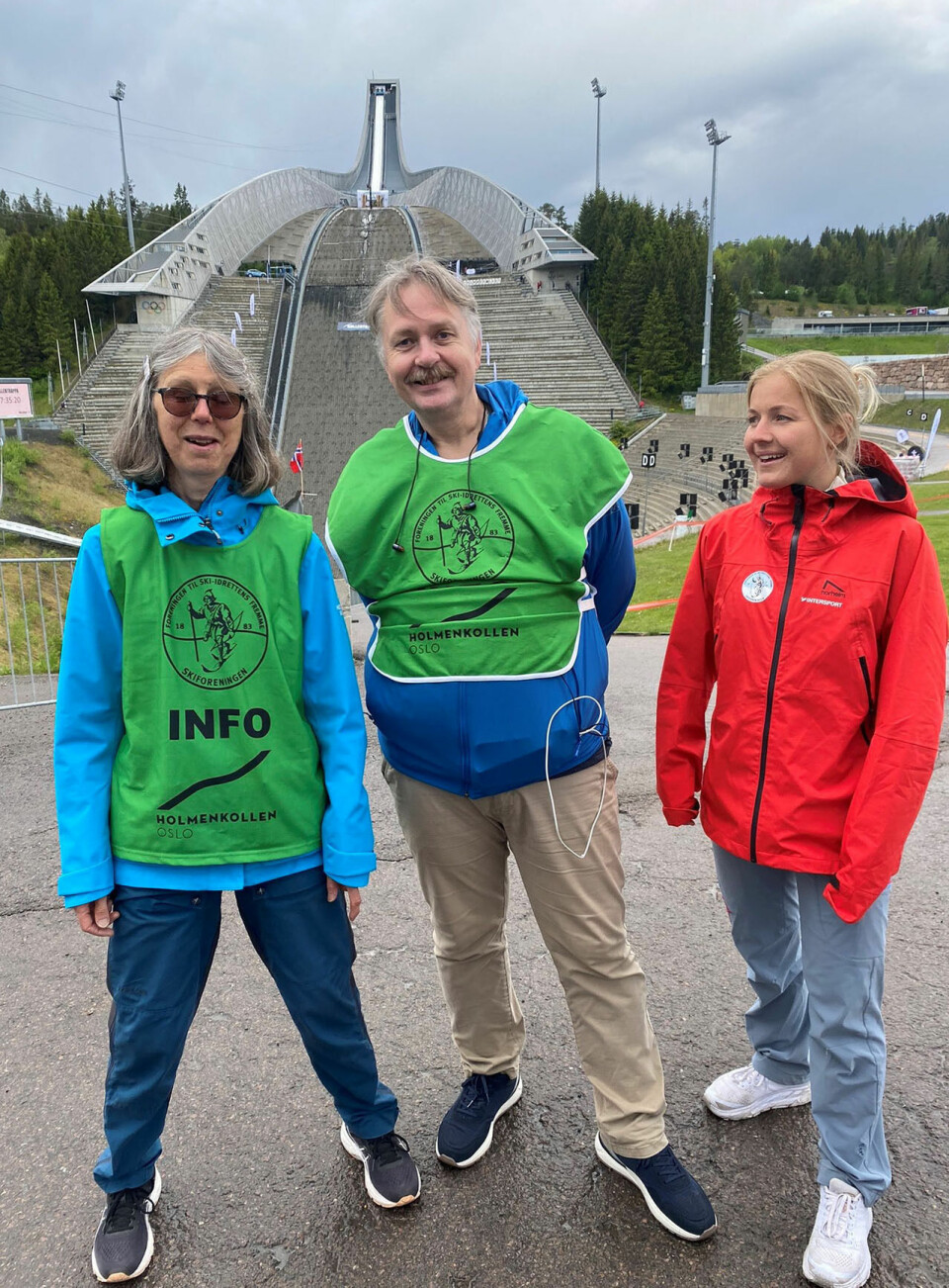 Malin Hoelsveen og Eivind Lia klart raskest opp trappa i Holmenkollen Frivillige-foto-Lasse-Rypdal.jpg