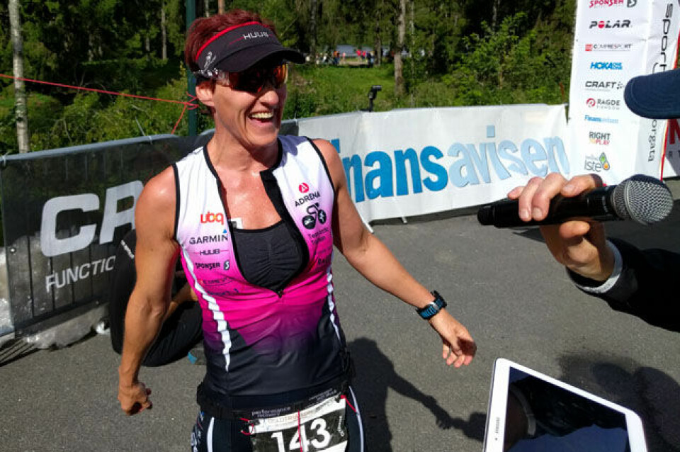 Halden og Moe vant folkefesten Oslo Triatlon Mette_Pettersen_Moe_intervjues_etter_seieren_IMG_20160813_111524.jpg