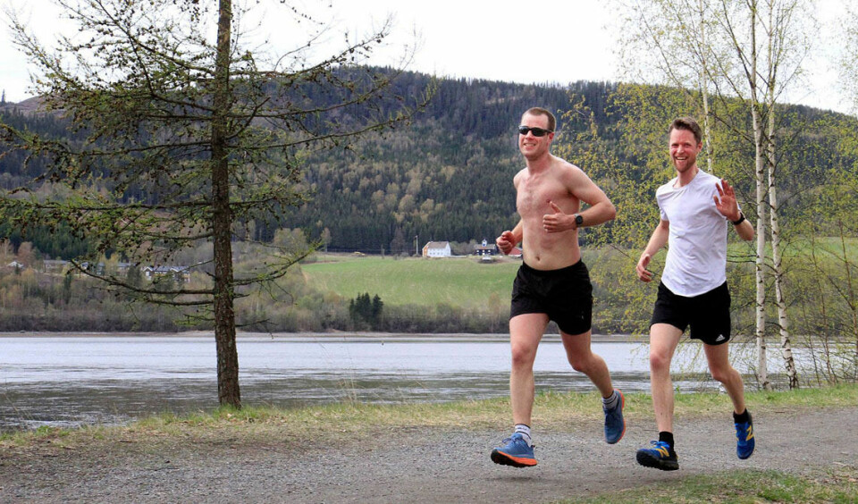 Brødrene Richard Havstein Melkersen og René Havstein, to blide deltakere på fine grusstier i flotte omgivelser ved utløpet av Gudbrandsdalslågen i nordenden av Mjøsa på Kristi Himmelfartsdag. Bedre kan det vel ikke bli. Joergen Skaug Brødrene Richard Havstein Melkersen og René Havstein, to blide deltakere på fine grusstier i flotte omgivelser ved utløpet av Gudbrandsdalslågen i nordenden av Mjøsa på Kristi Himmelfartsdag. Bedre kan det vel ikke bli.